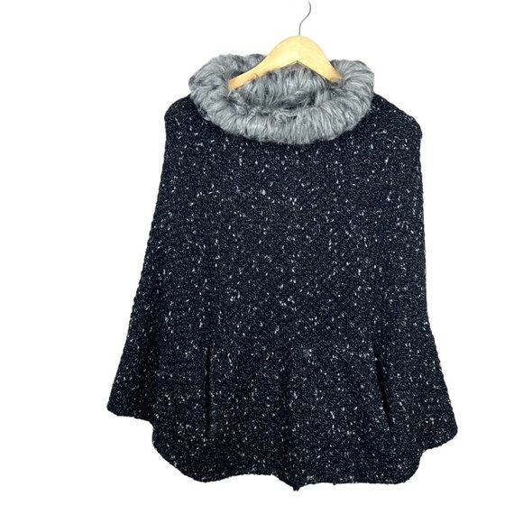 Saks‎ Fifth Black label fur trim poncho - Picture 2 of 6